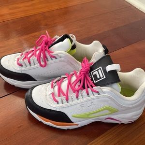 NWOT 8.5 Fila Sneakers